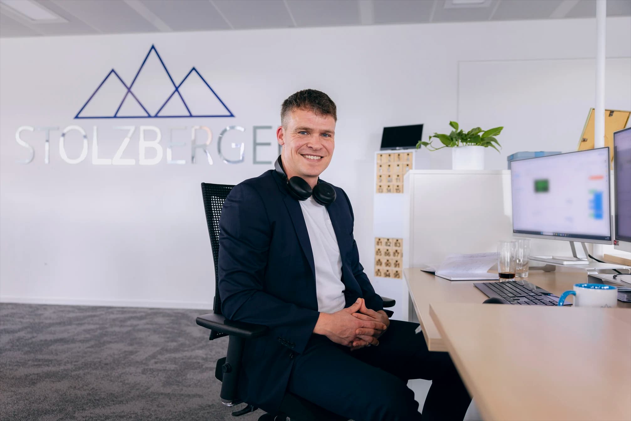 Jens Wörner im Stolzberger Büro in Stuttgart
